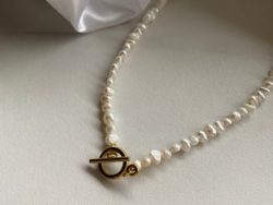 Classic Pearl Choker